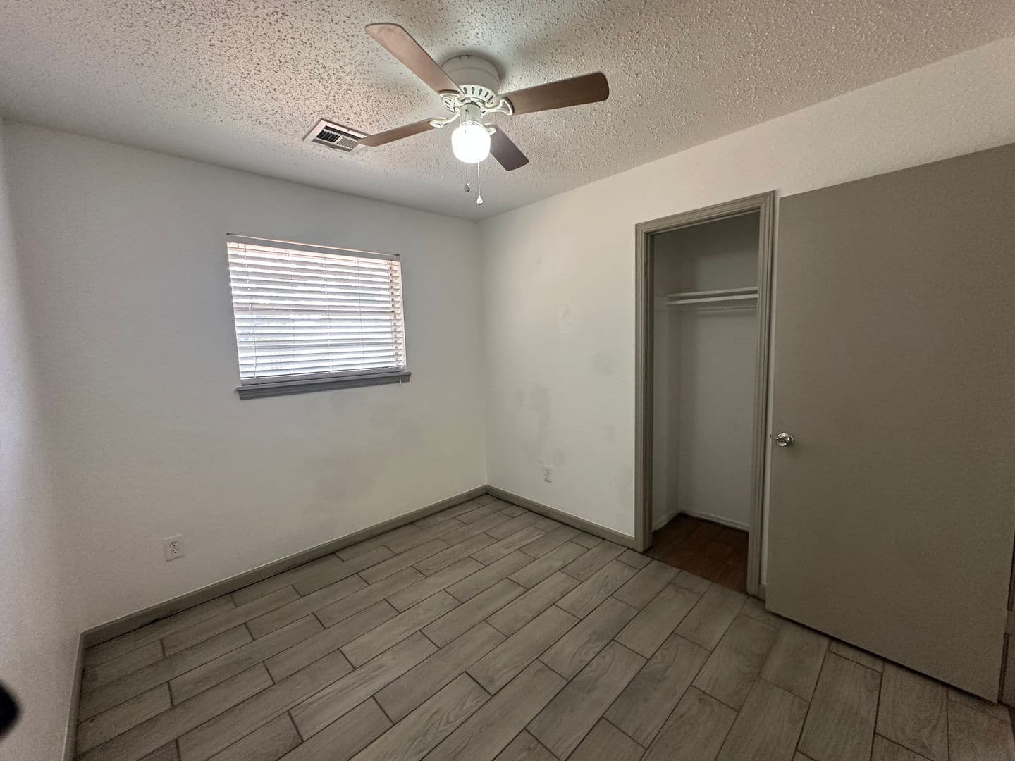 Moore House: 910 Craig Dr