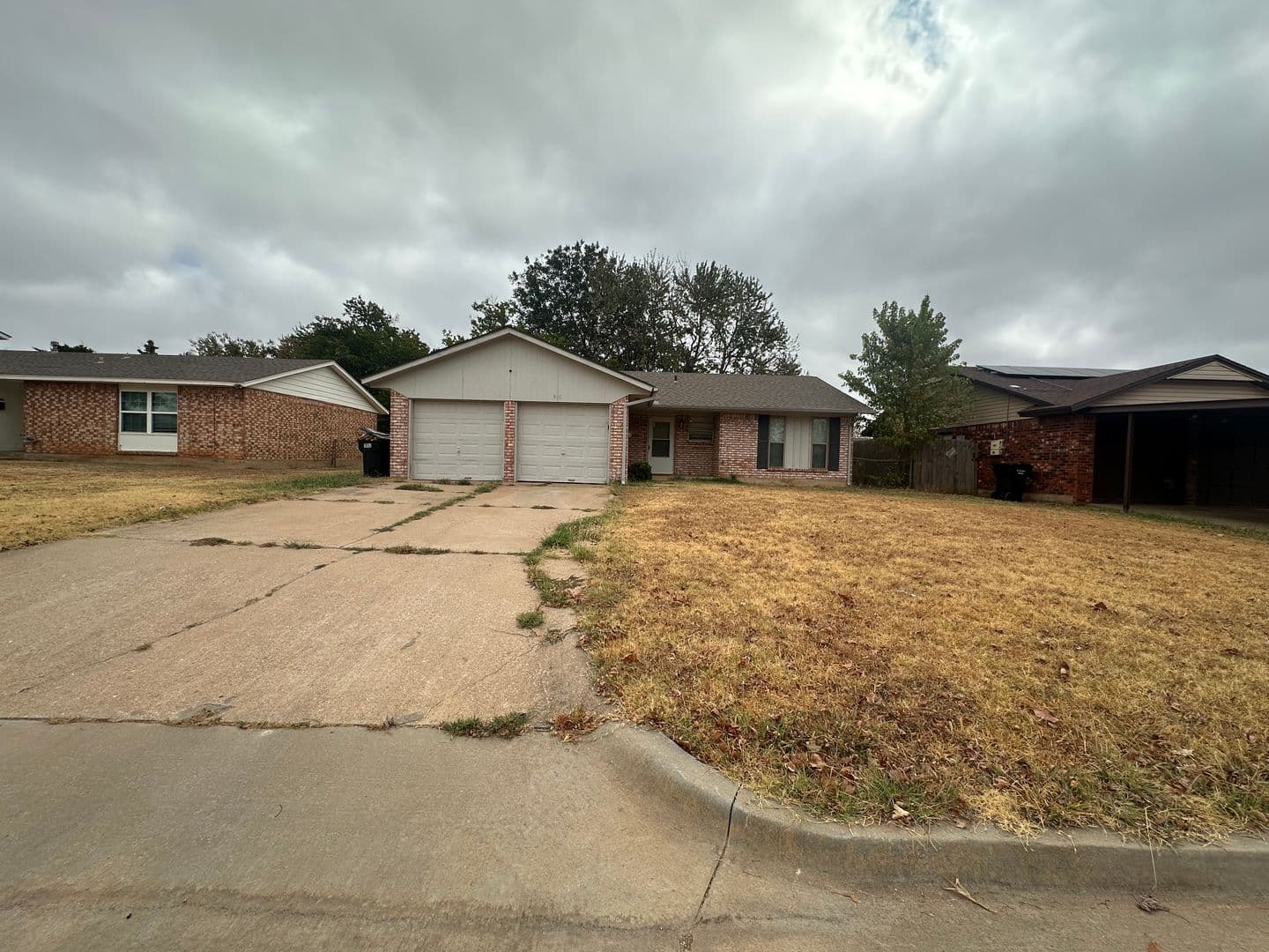 Moore House: 910 Craig Dr