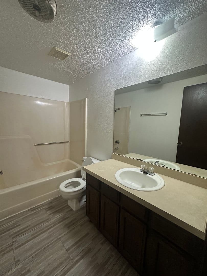 Moore House: 2109 Meench