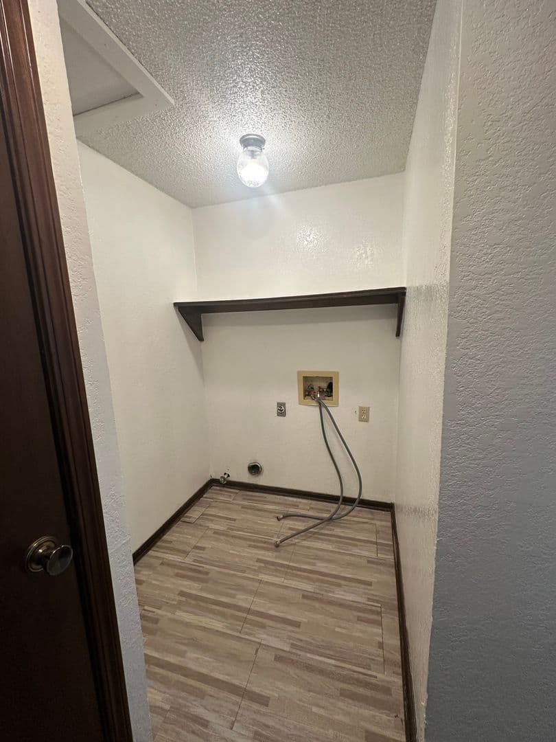 Moore House: 2109 Meench
