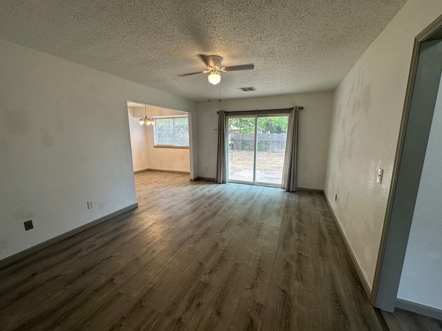 Moore House: 910 Craig Dr