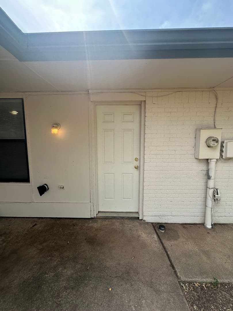 Moore House: 2109 Meench