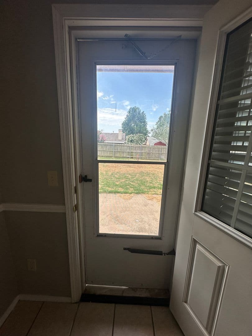 Moore House: 1112 SE 8th St