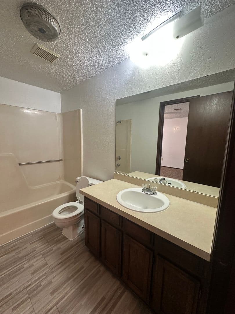 Moore House: 2109 Meench