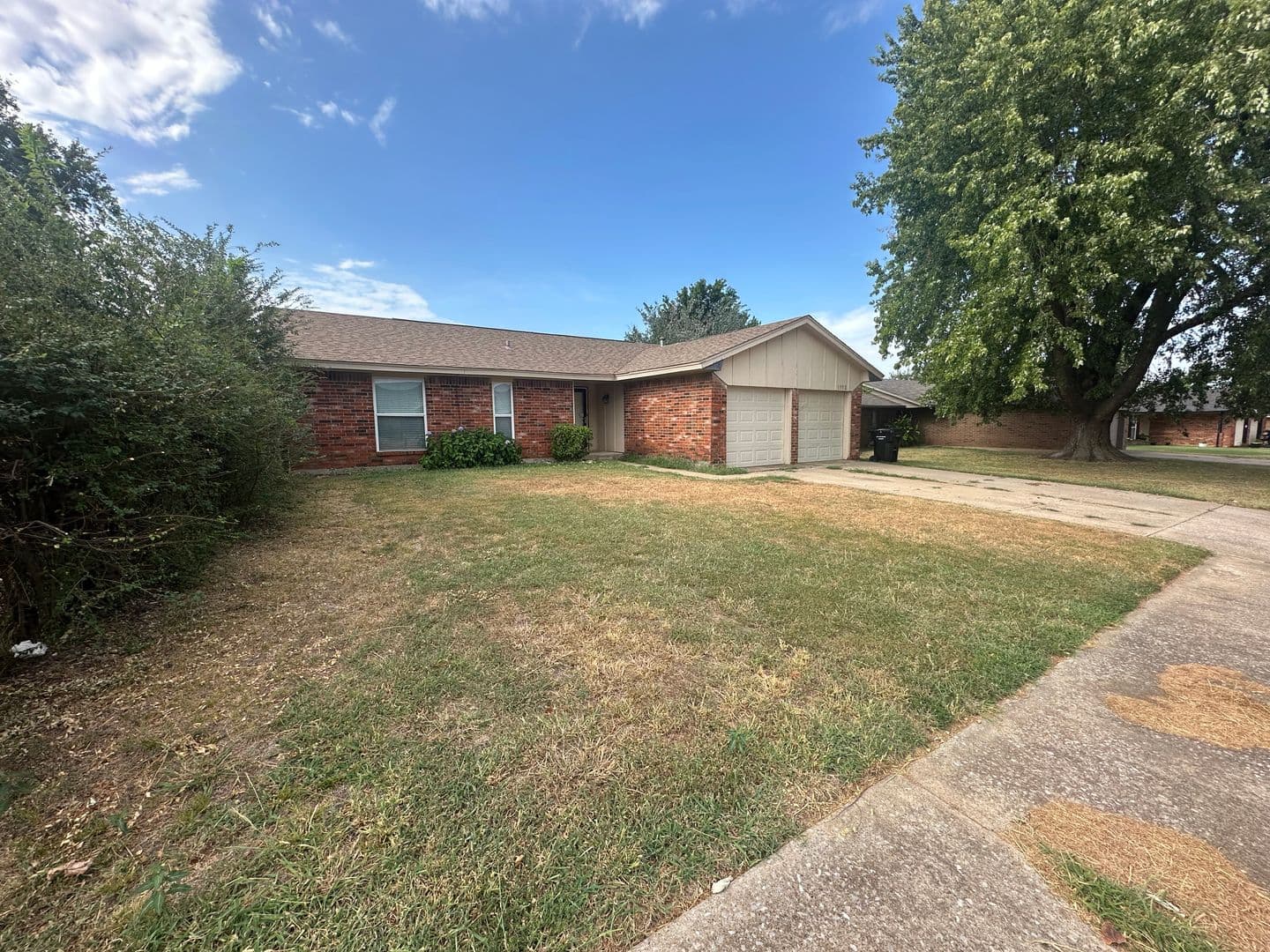 Moore House: 1112 SE 8th St