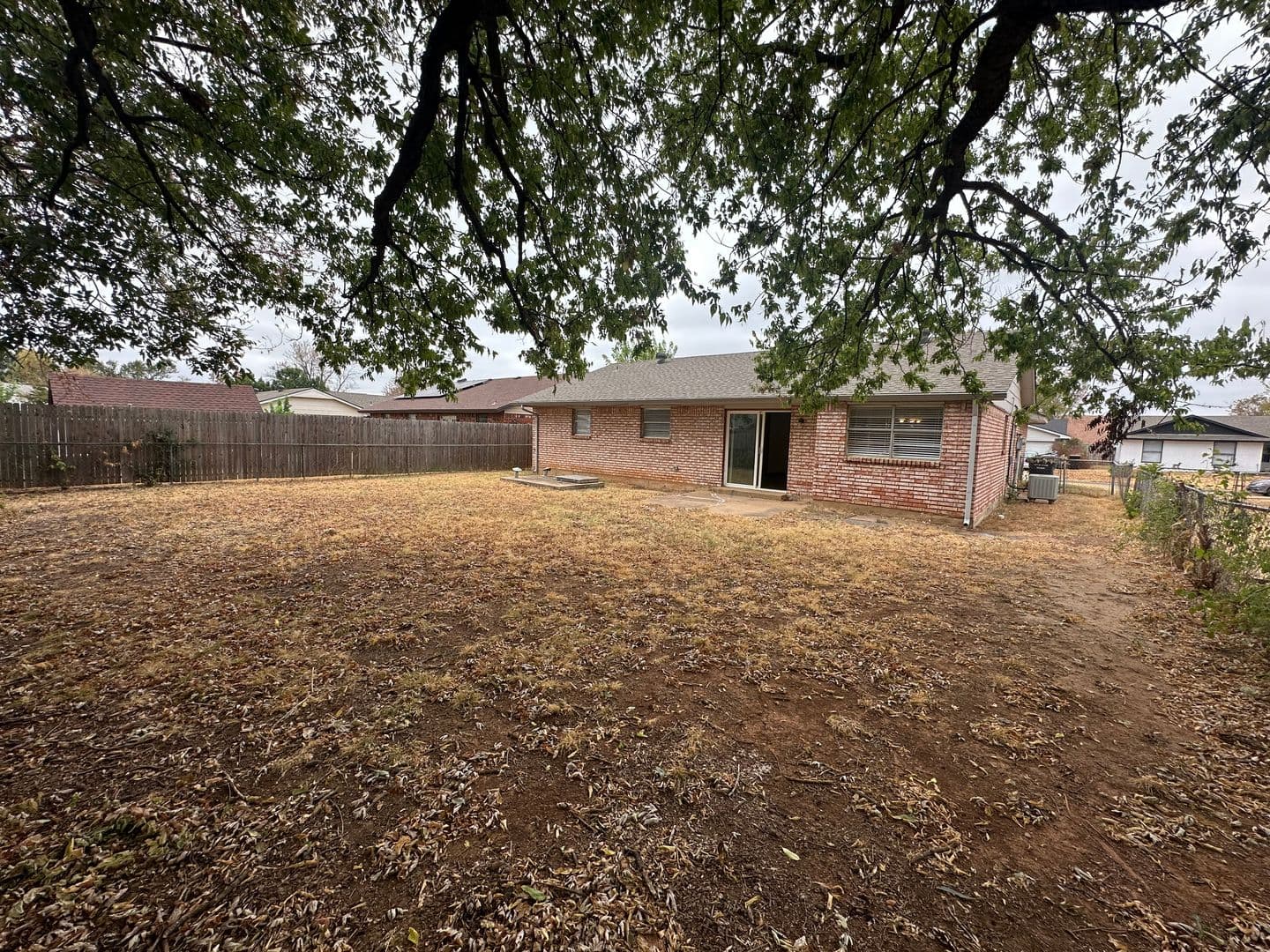 Moore House: 910 Craig Dr