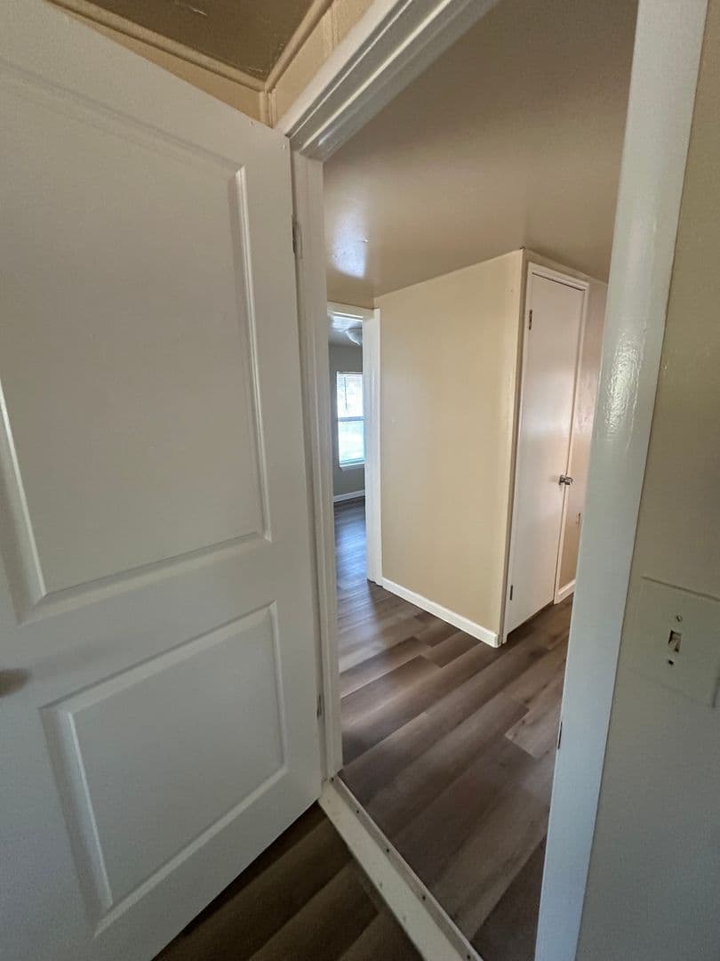 Midwest City House: 10139 NE 4th St