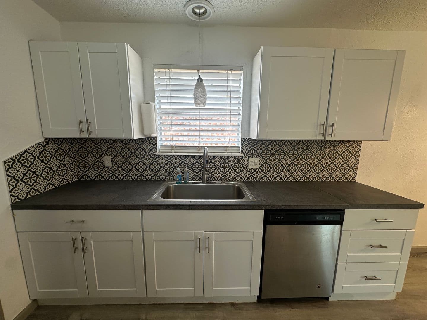 Moore House: 910 Craig Dr