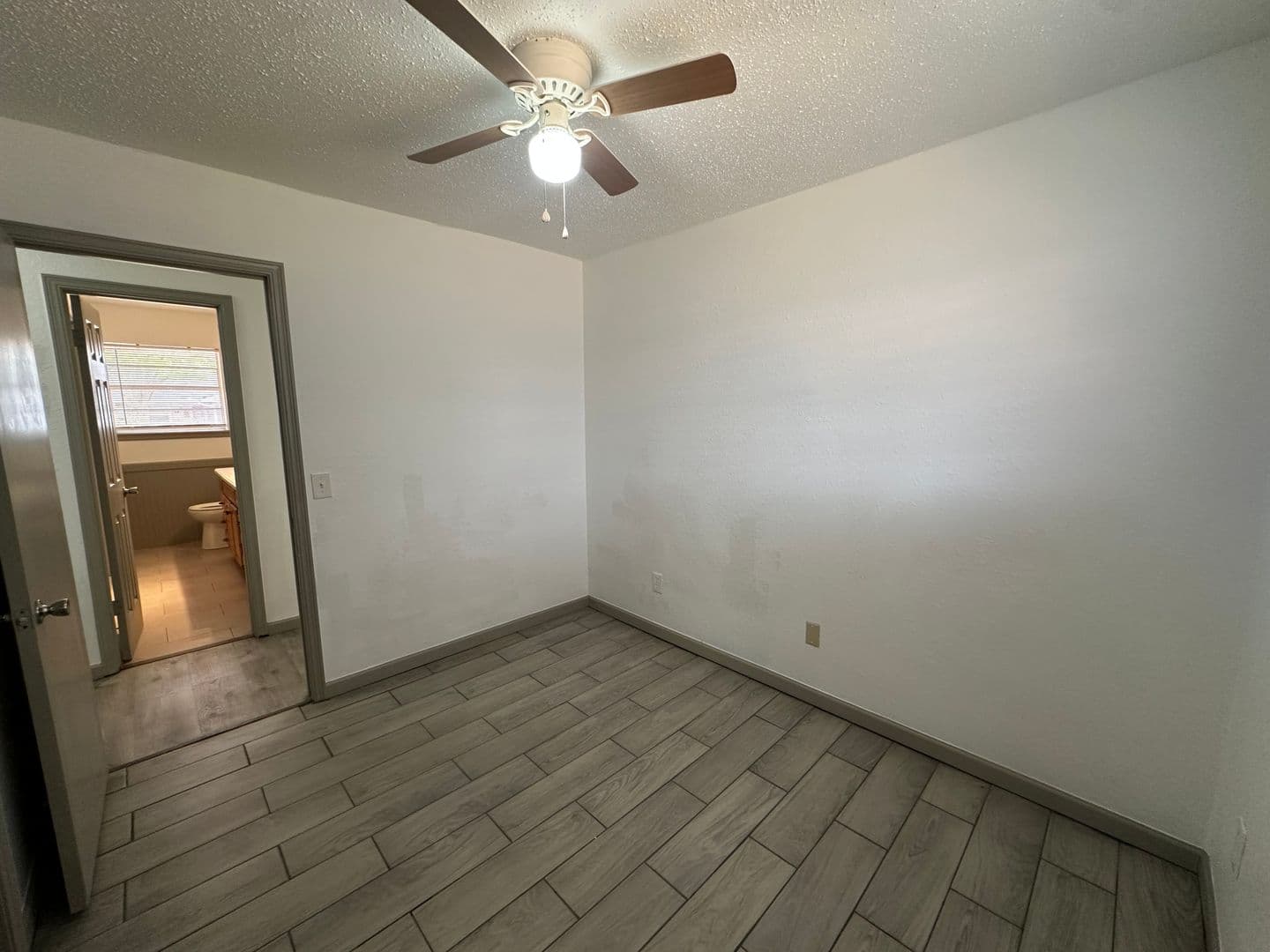 Moore House: 910 Craig Dr