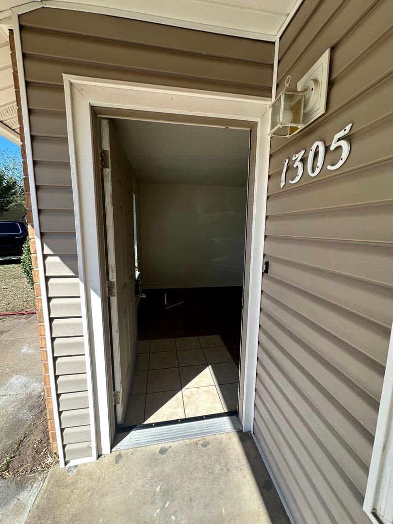 Norman House: 1305 Glen Oaks Ct.