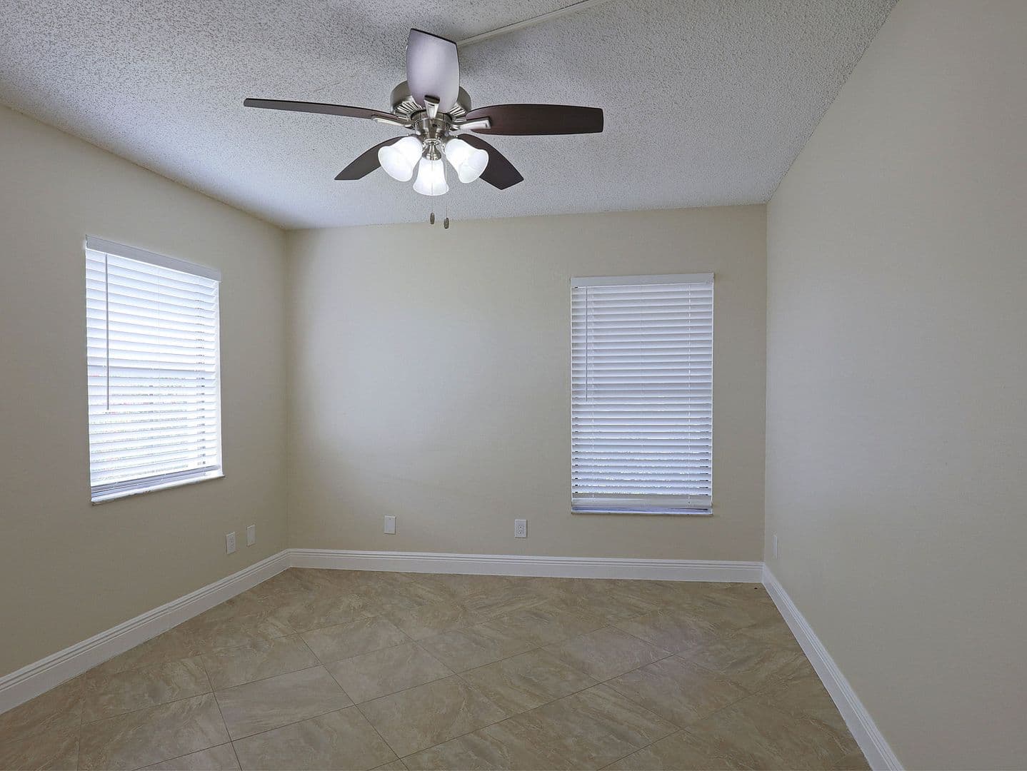 Fort Myers Apartment: 5329 Summerlin Road