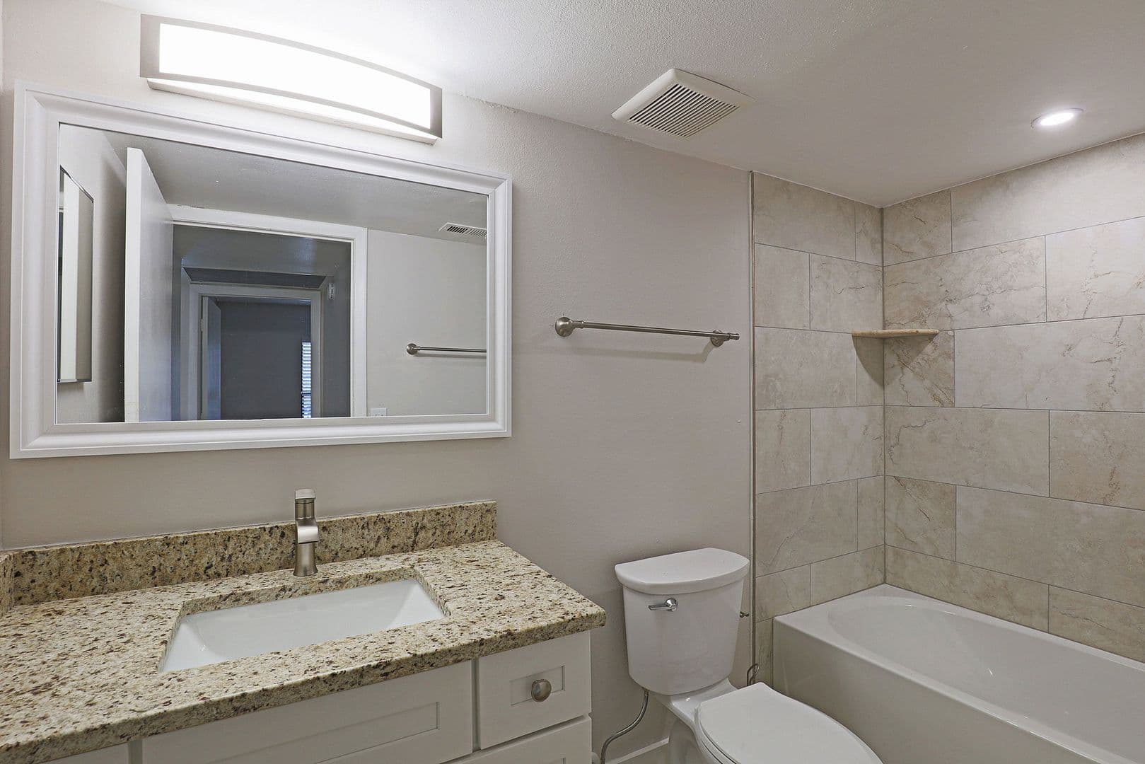 Fort Myers Apartment: 5323 Summerlin Rd #2307