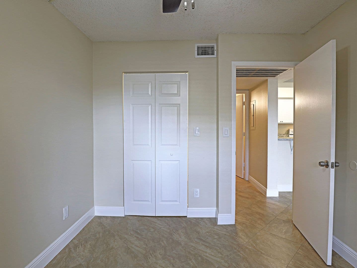 Fort Myers Apartment: 5329 Summerlin Road