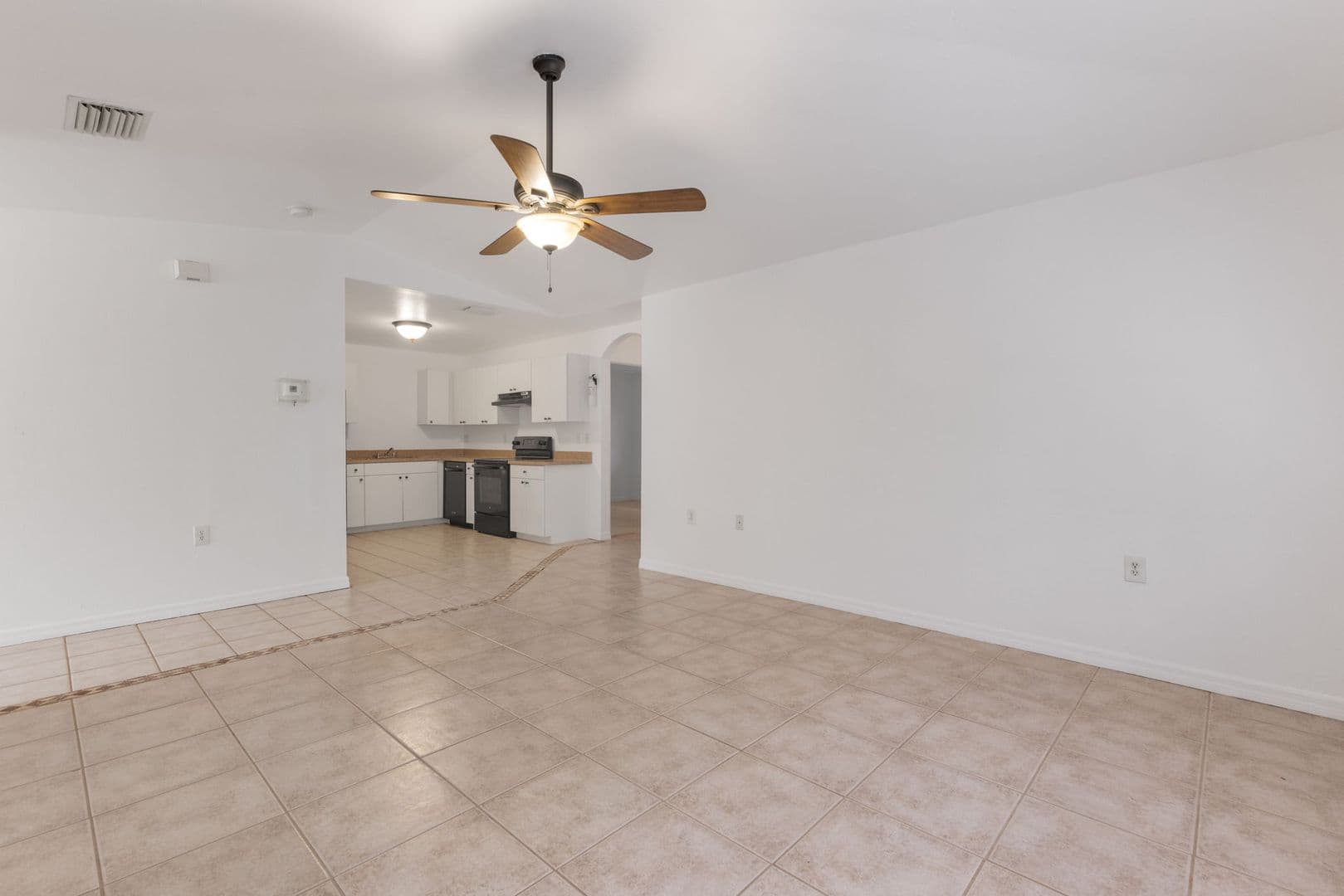 Lehigh Acres Apartment: 221 Meadow Rd.