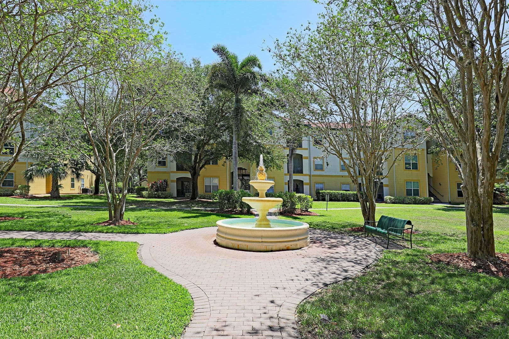 Fort Myers Apartment: 11540 Villa Grand 1207