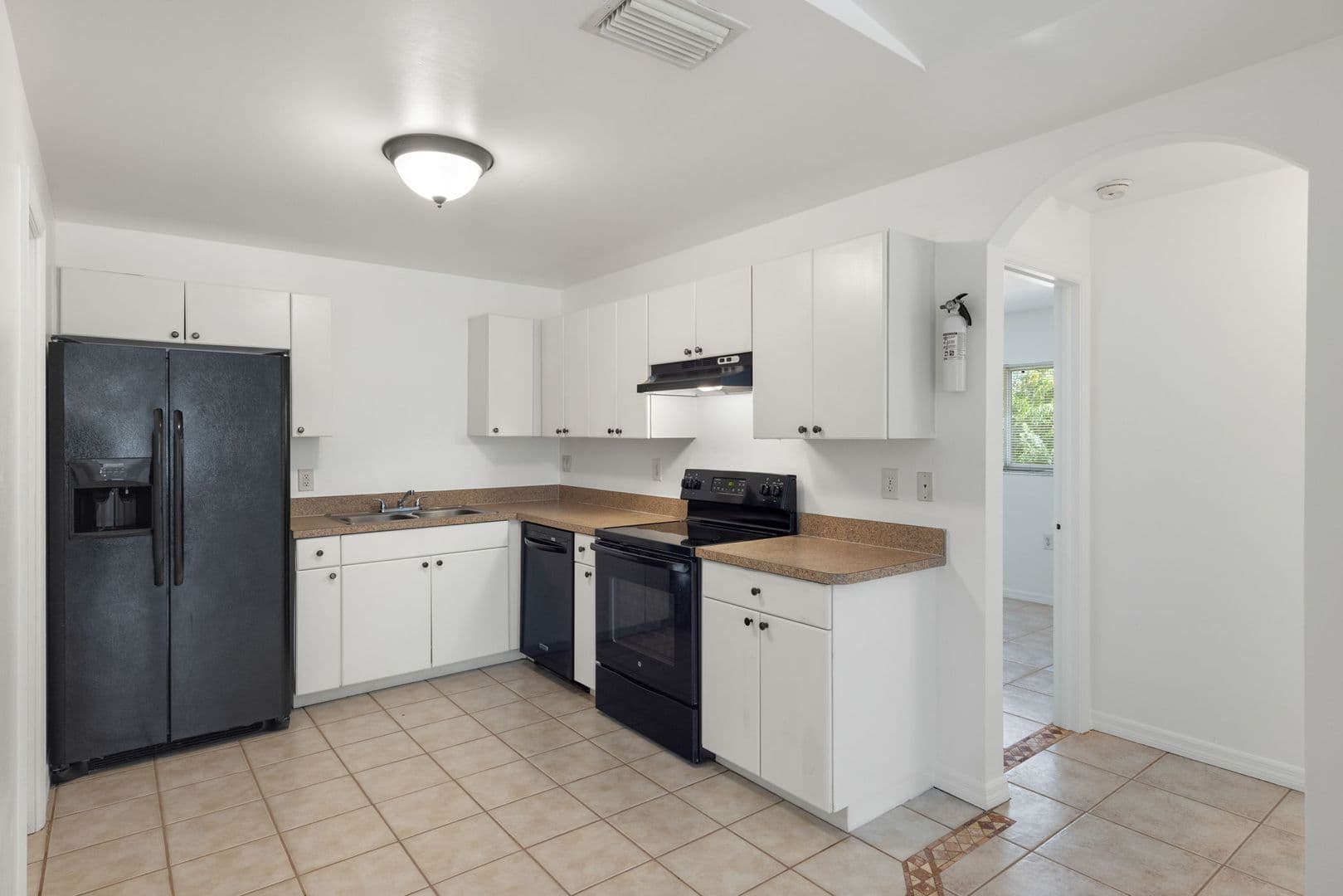 Lehigh Acres Apartment: 221 Meadow Rd.