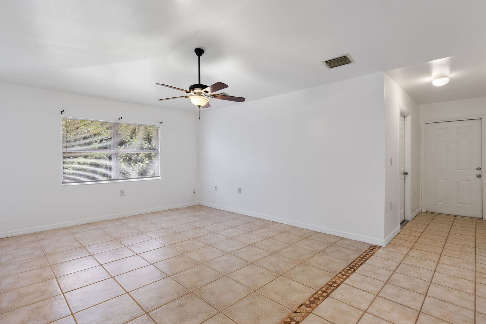 Lehigh Acres Apartment: 221 Meadow Rd.