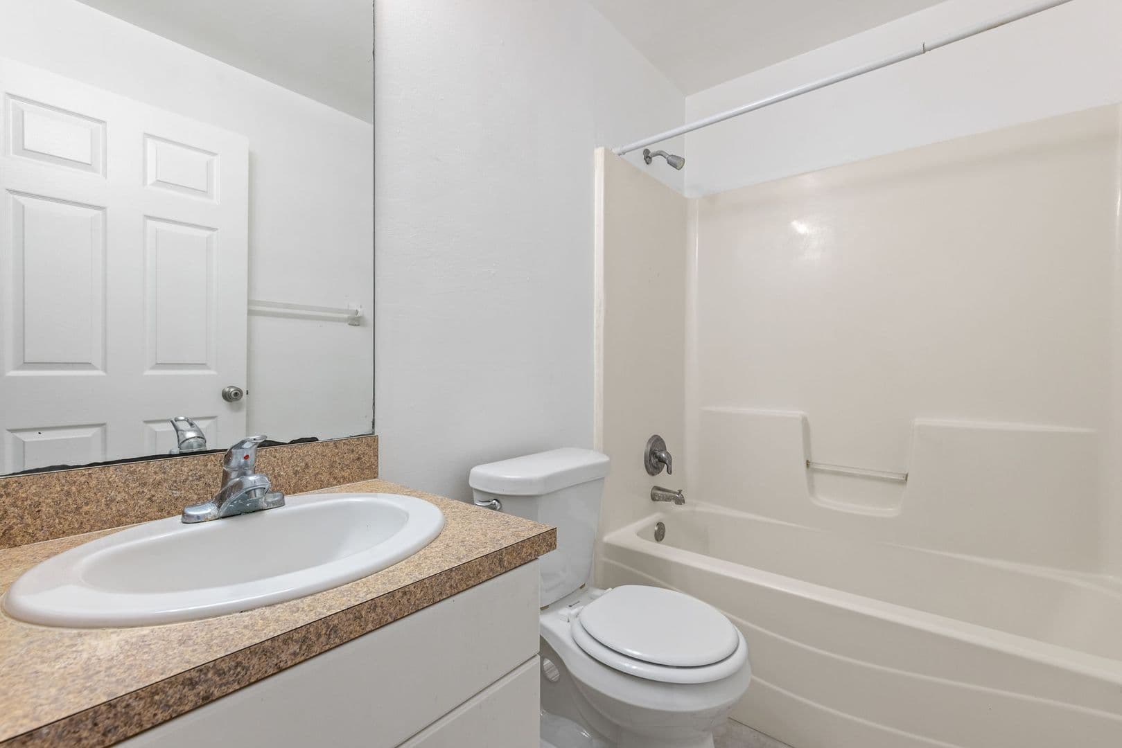 Lehigh Acres Apartment: 221 Meadow Rd.