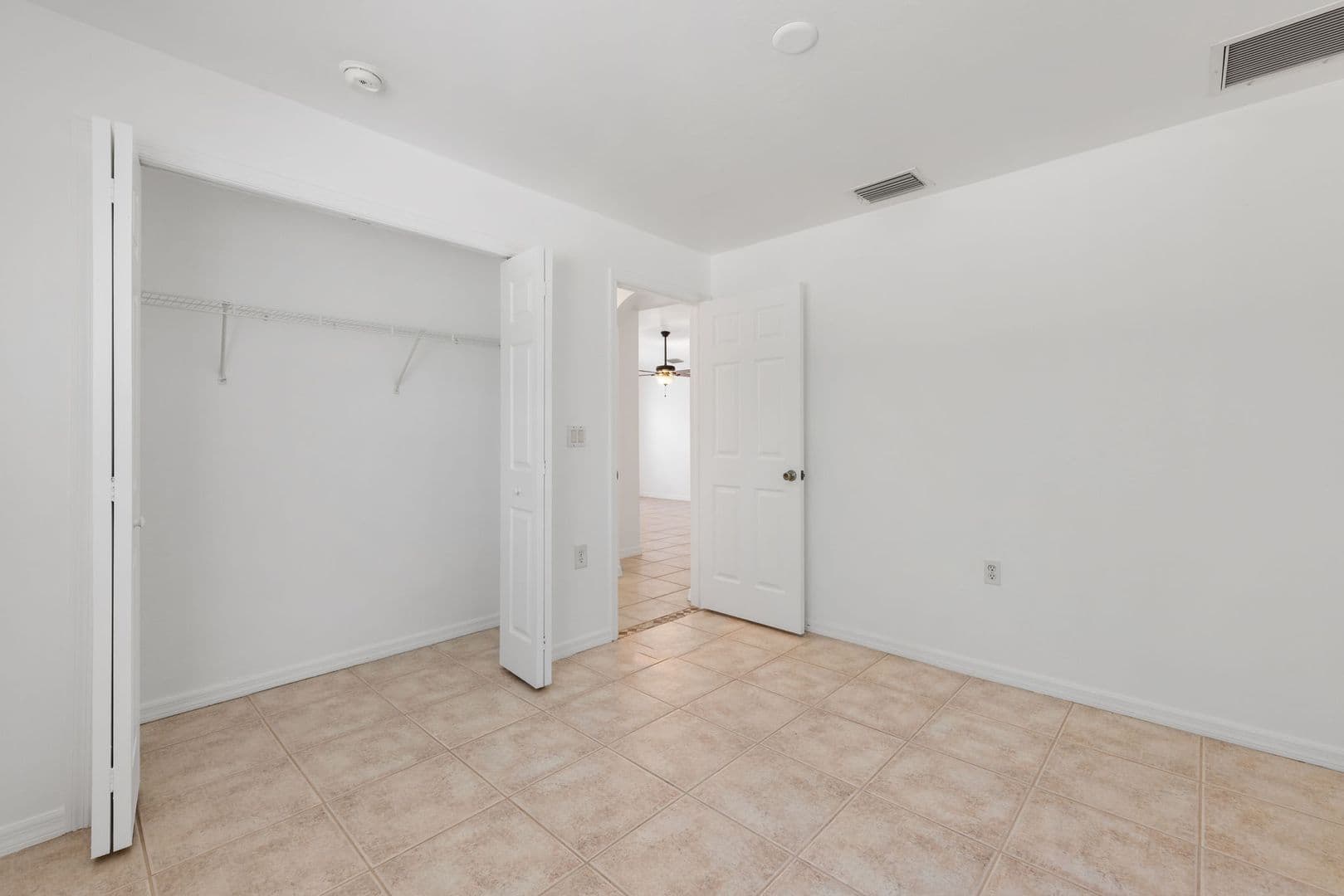 Lehigh Acres Apartment: 221 Meadow Rd.