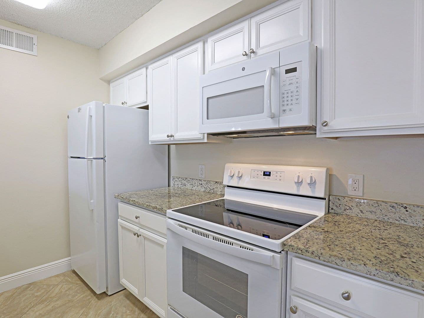 Fort Myers Apartment: 5329 Summerlin Road