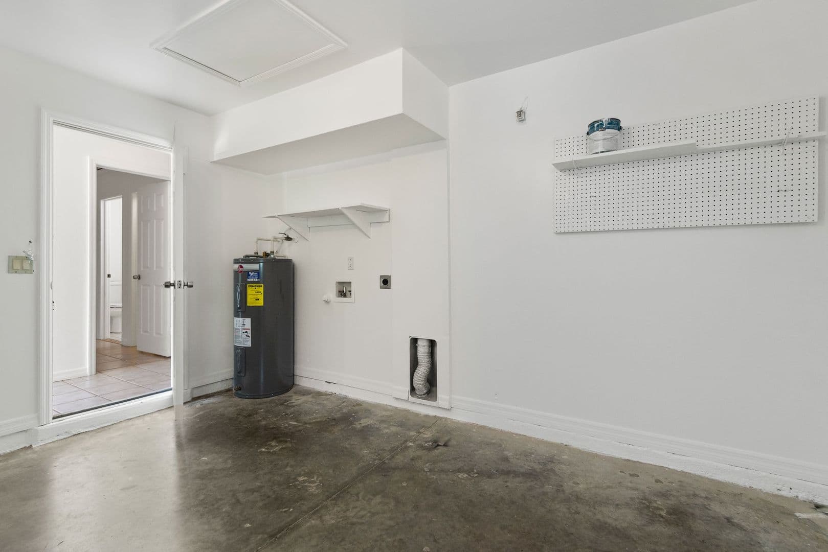 Lehigh Acres Apartment: 221 Meadow Rd.