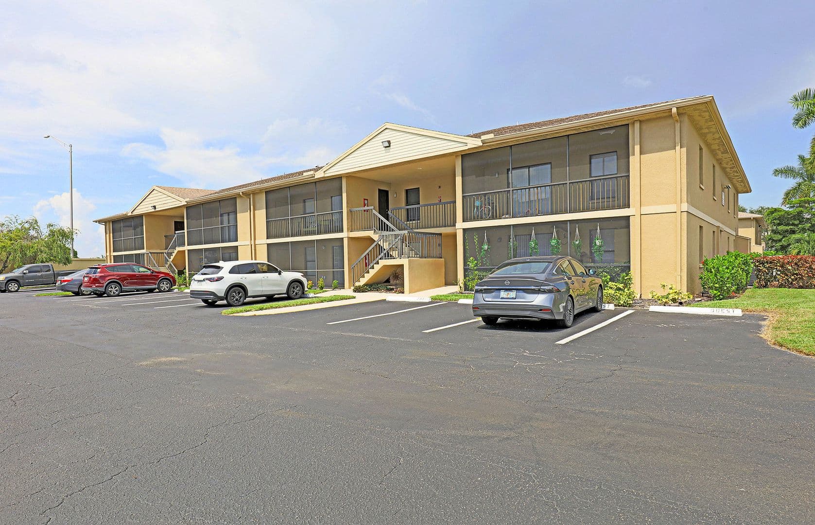 Fort Myers Apartment: 5323 Summerlin Rd #2307