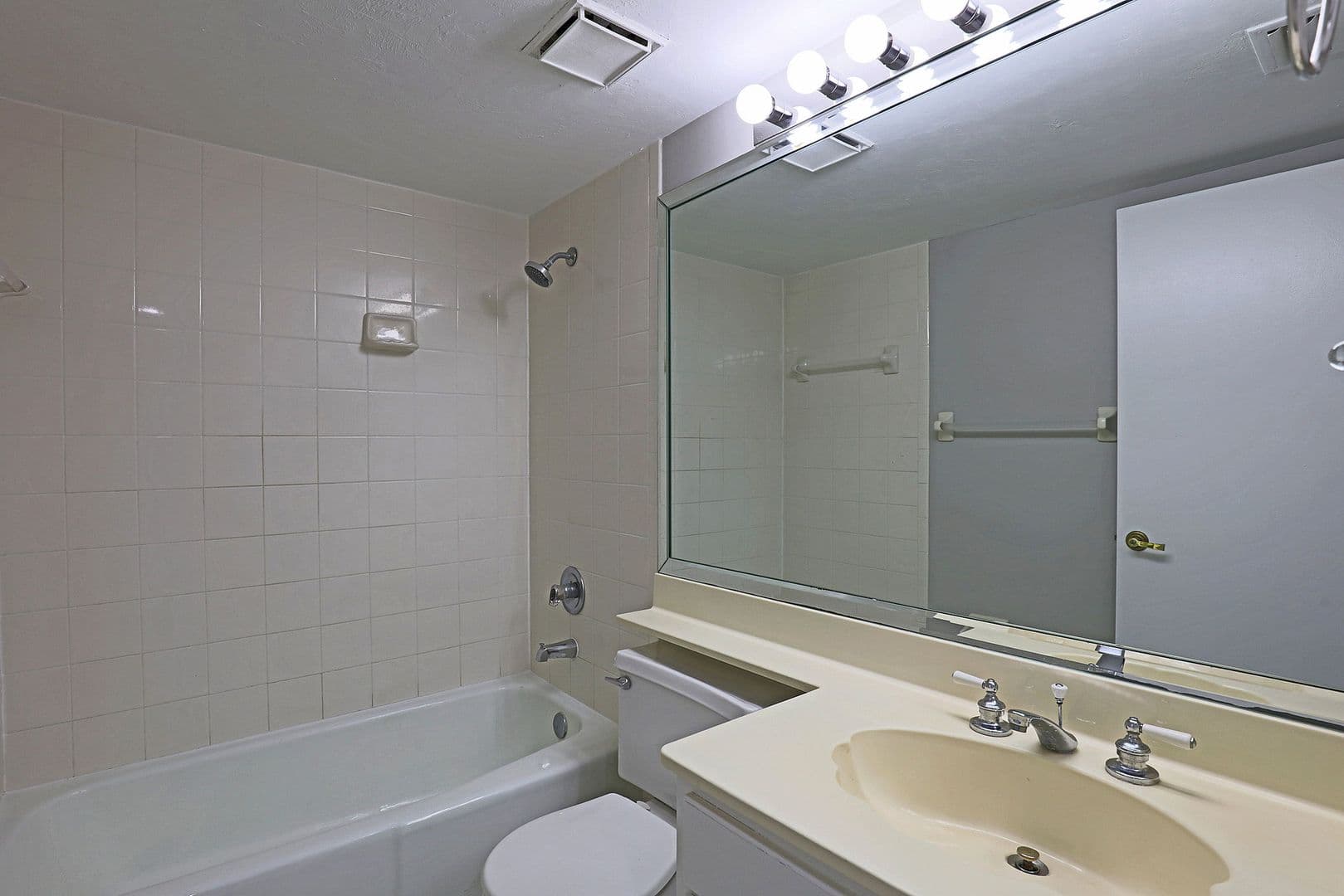 Fort Myers Apartment: 8805 Lateen Ln. #203