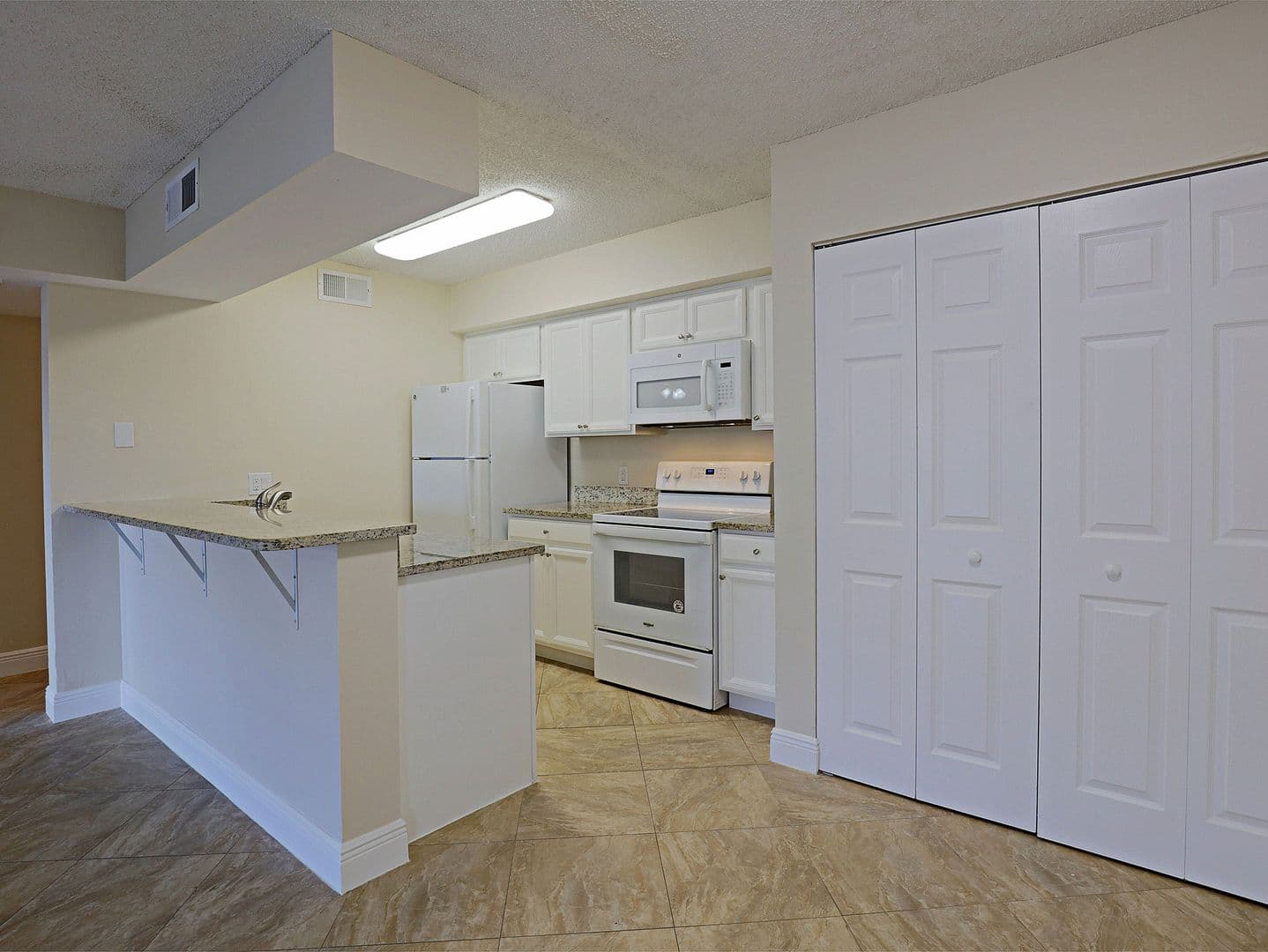 Fort Myers Apartment: 5329 Summerlin Road