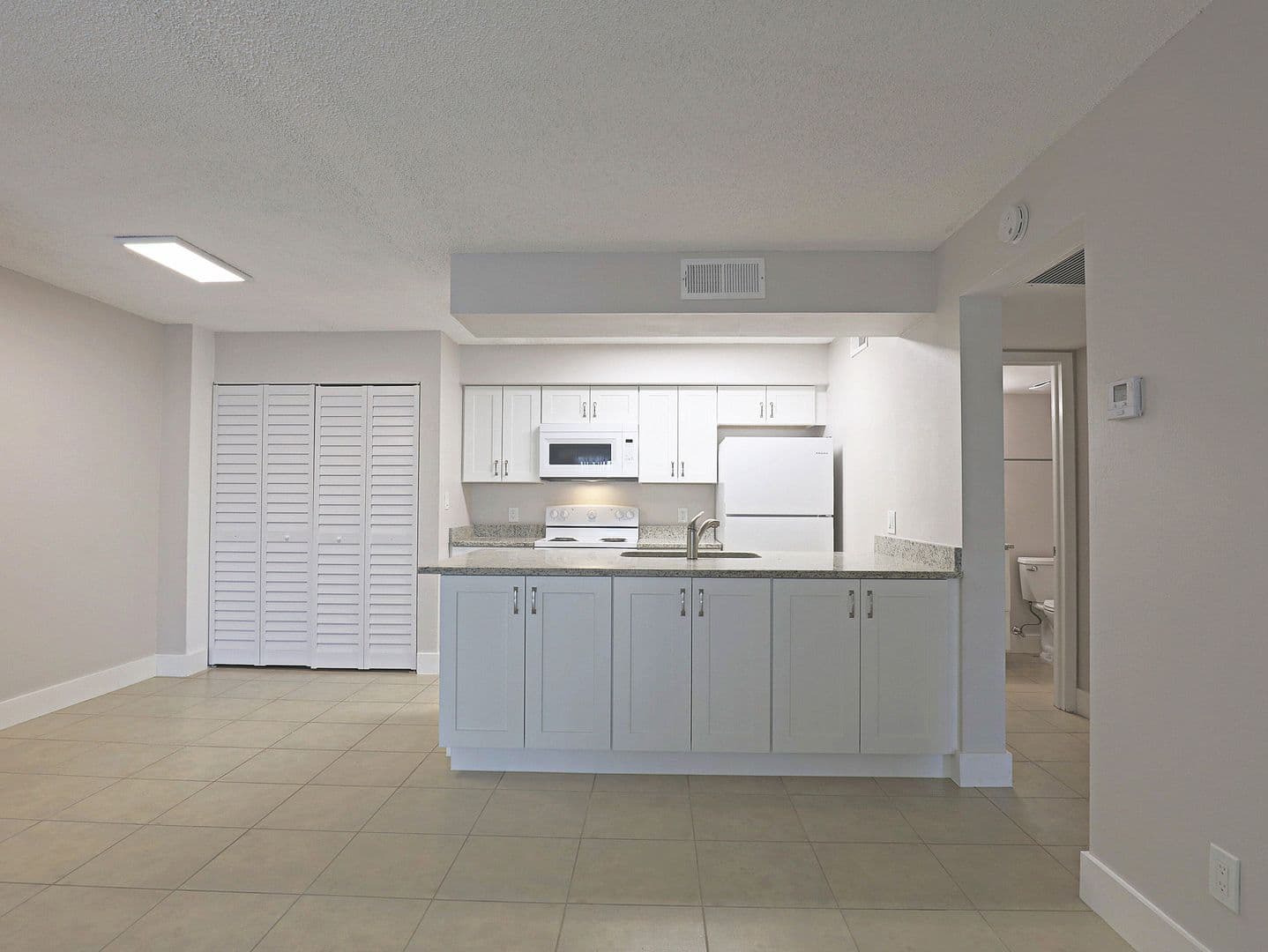 Fort Myers Apartment: 5307 Summerlin Rd 705