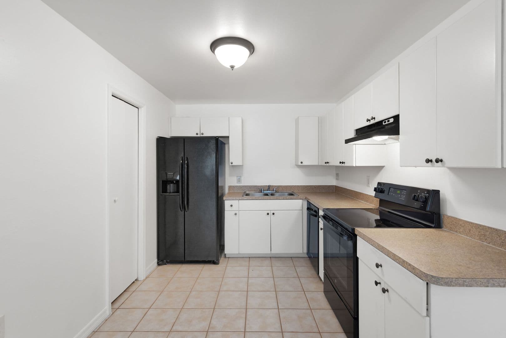 Lehigh Acres Apartment: 221 Meadow Rd.
