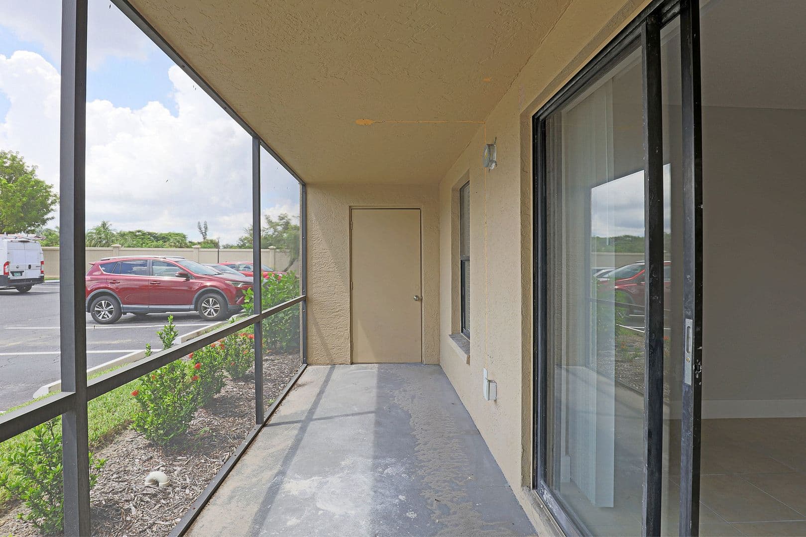 Fort Myers Apartment: 5323 Summerlin Rd #2307