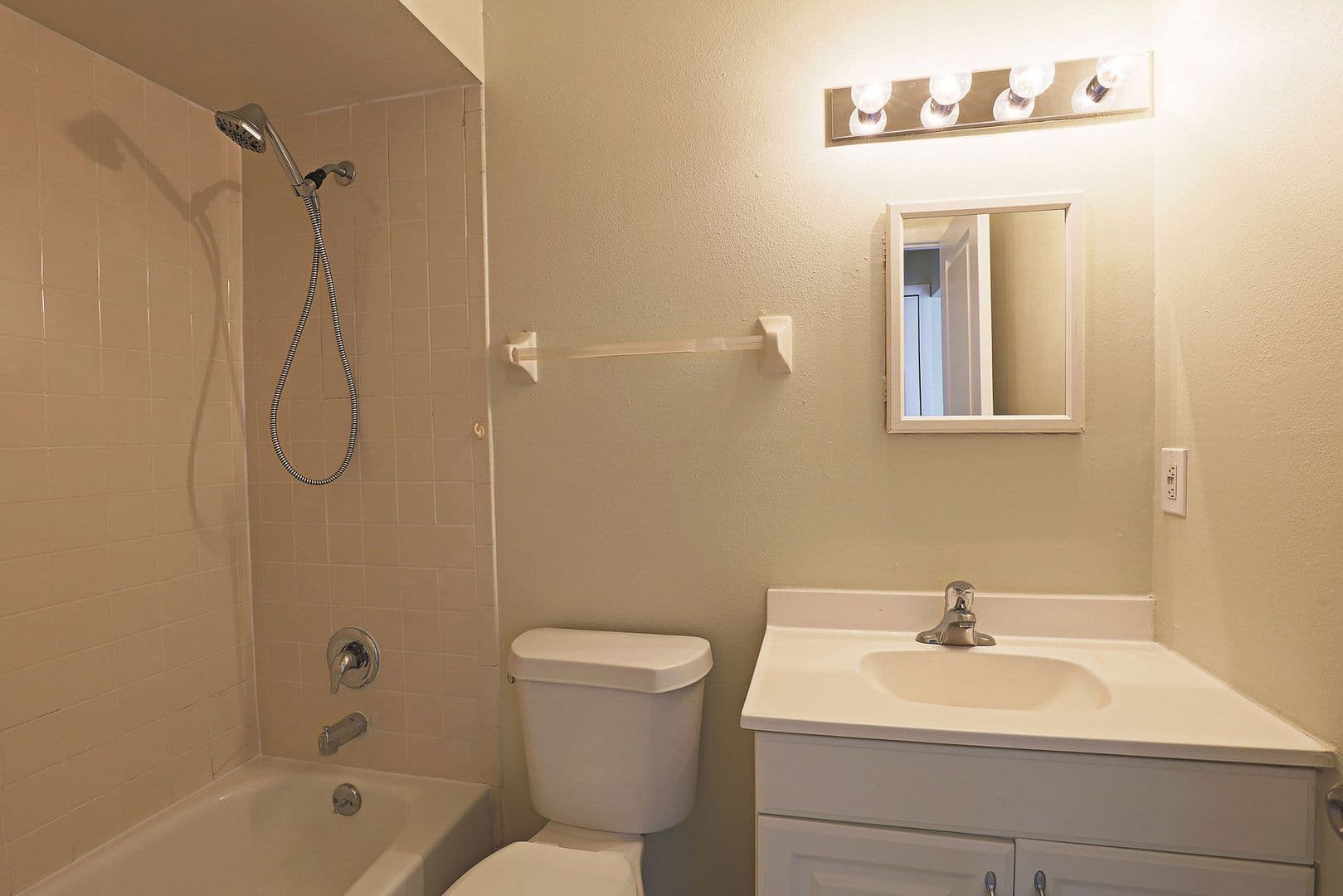 Cape Coral Apartment: 4417 SW Santa Barbara Place