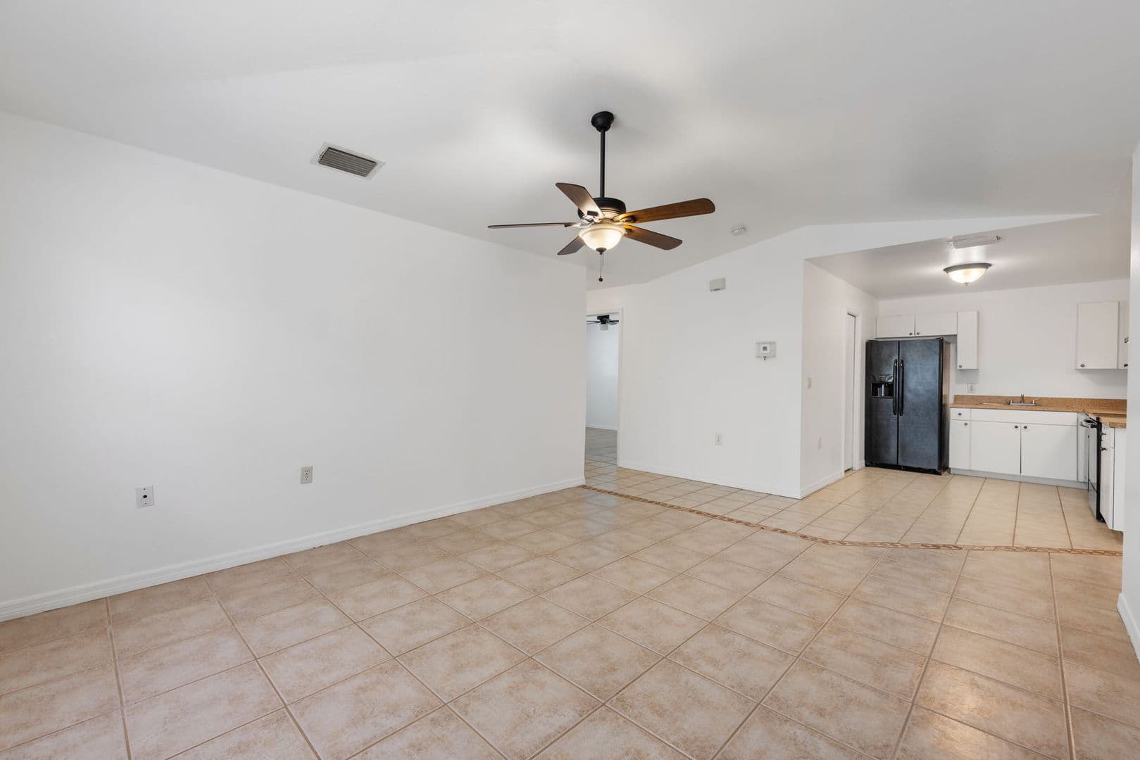 Lehigh Acres Apartment: 221 Meadow Rd.
