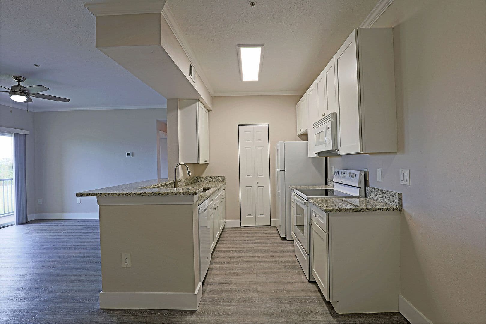 Fort Myers Apartment: 11480 Villa Grand #123