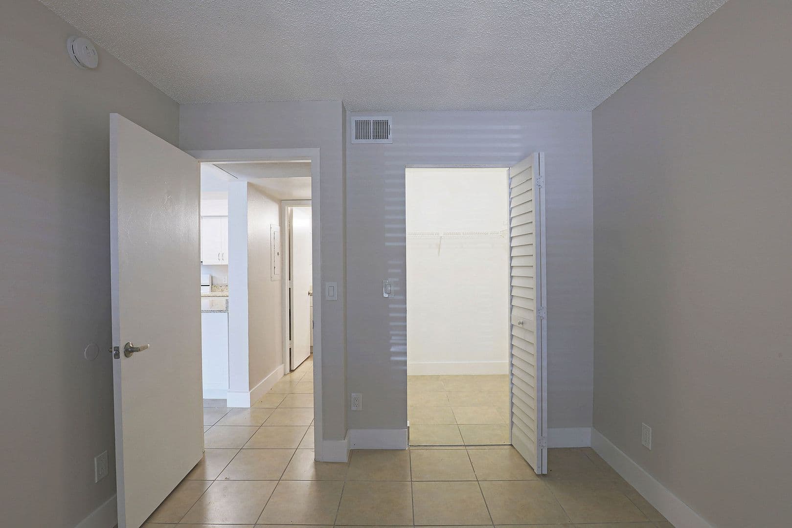 Fort Myers Apartment: 5323 Summerlin Rd #2307