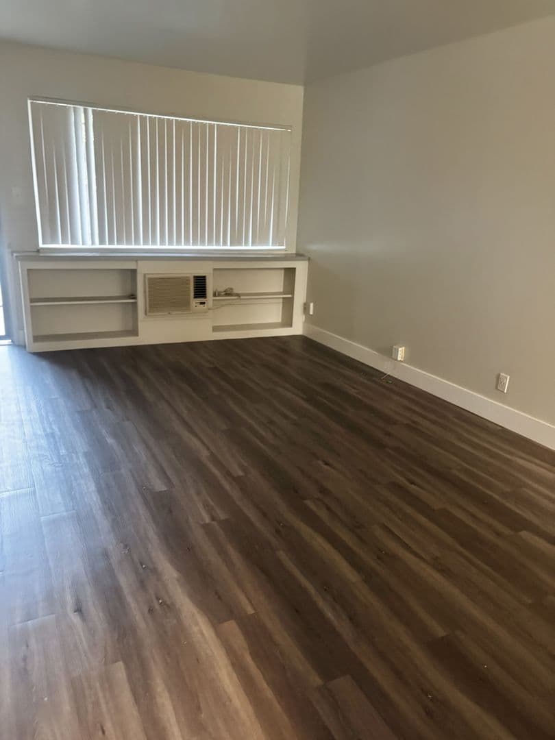 Sacramento Apartment: 3525 Whitney Ave