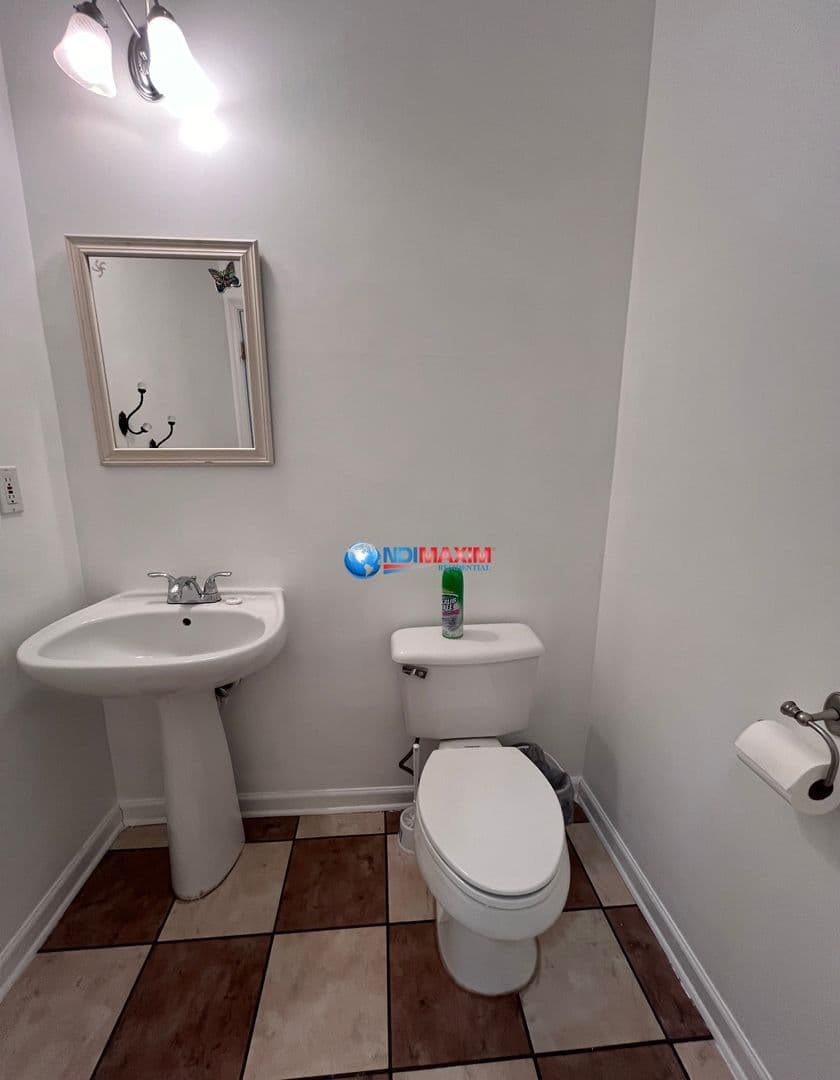 Duluth House: 4066 Parkway Circle