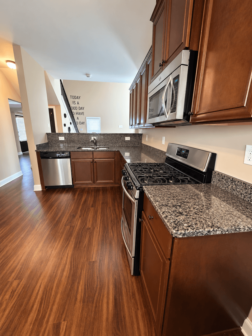 Loganville House: 424 Strawberry Walk
