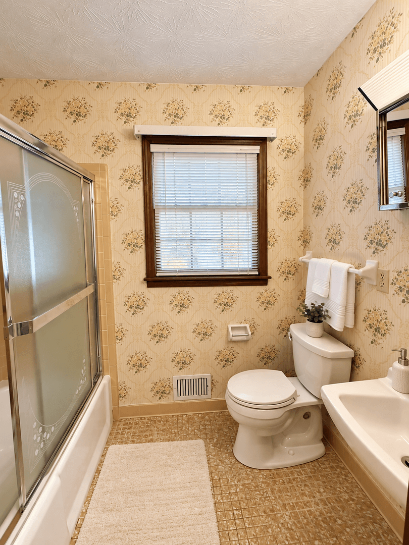 Snellville House: 2545 Springdale Drive