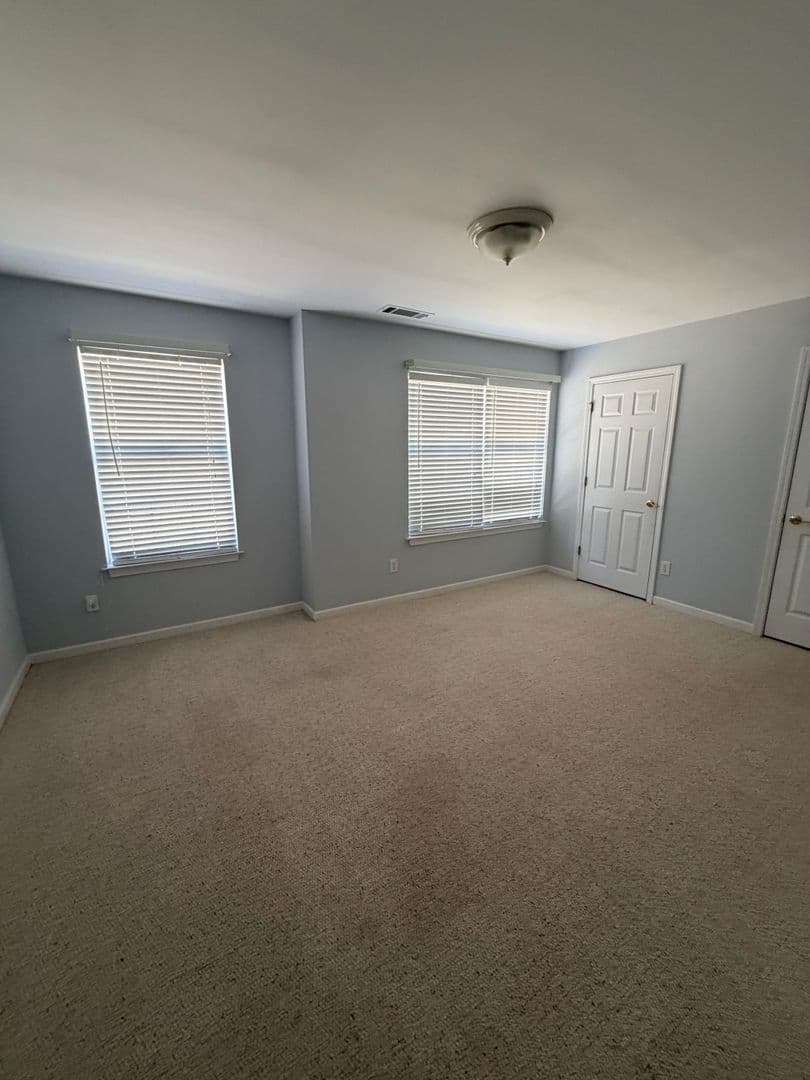 Duluth House: 4066 Parkway Circle