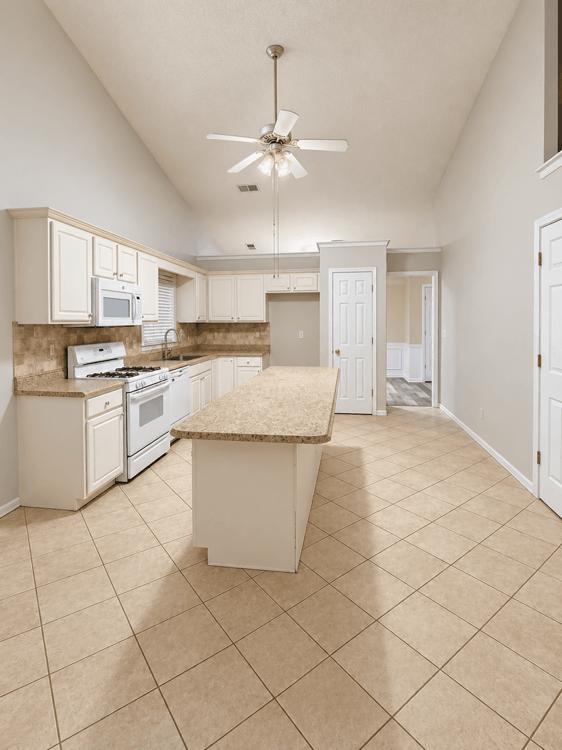 Lilburn House: 347 Haverford Mill Court NW