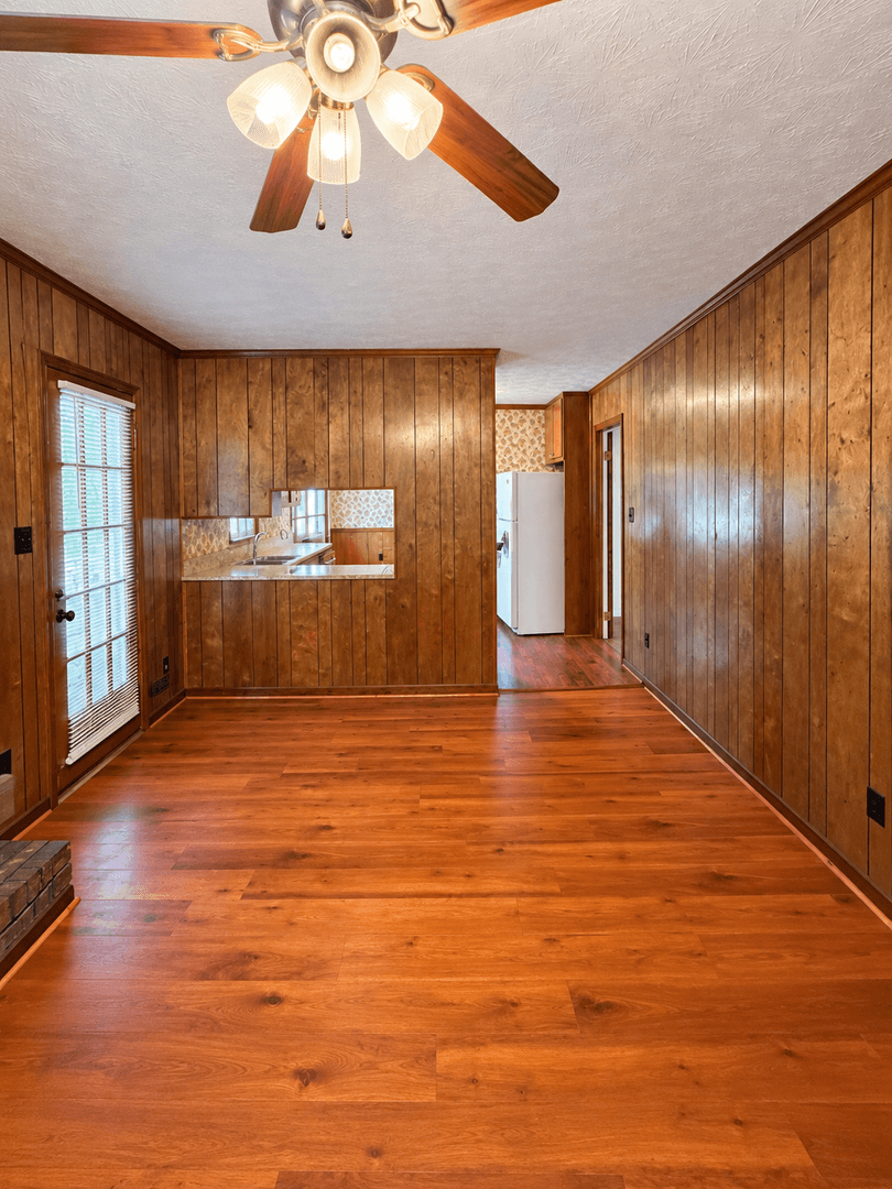 Snellville House: 2545 Springdale Drive