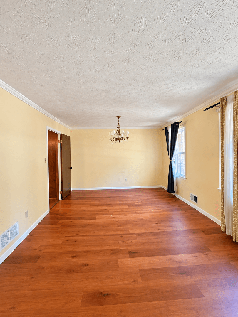 Snellville House: 2545 Springdale Drive
