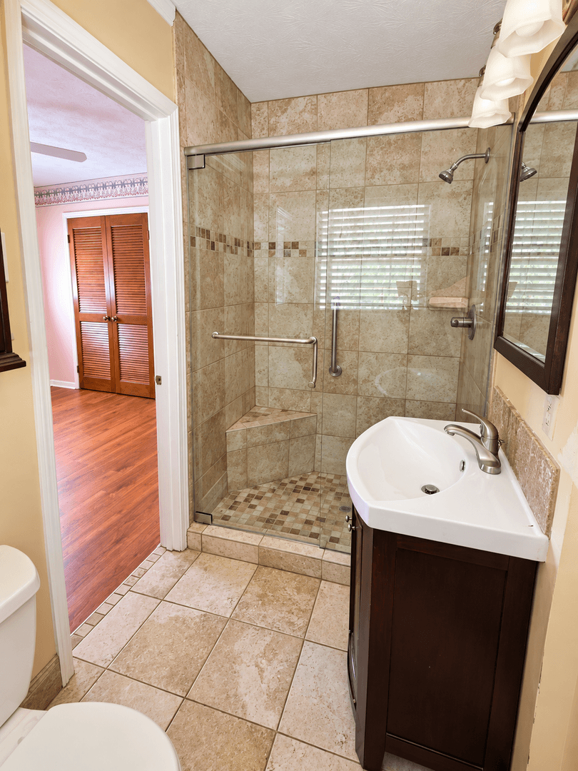 Snellville House: 2545 Springdale Drive