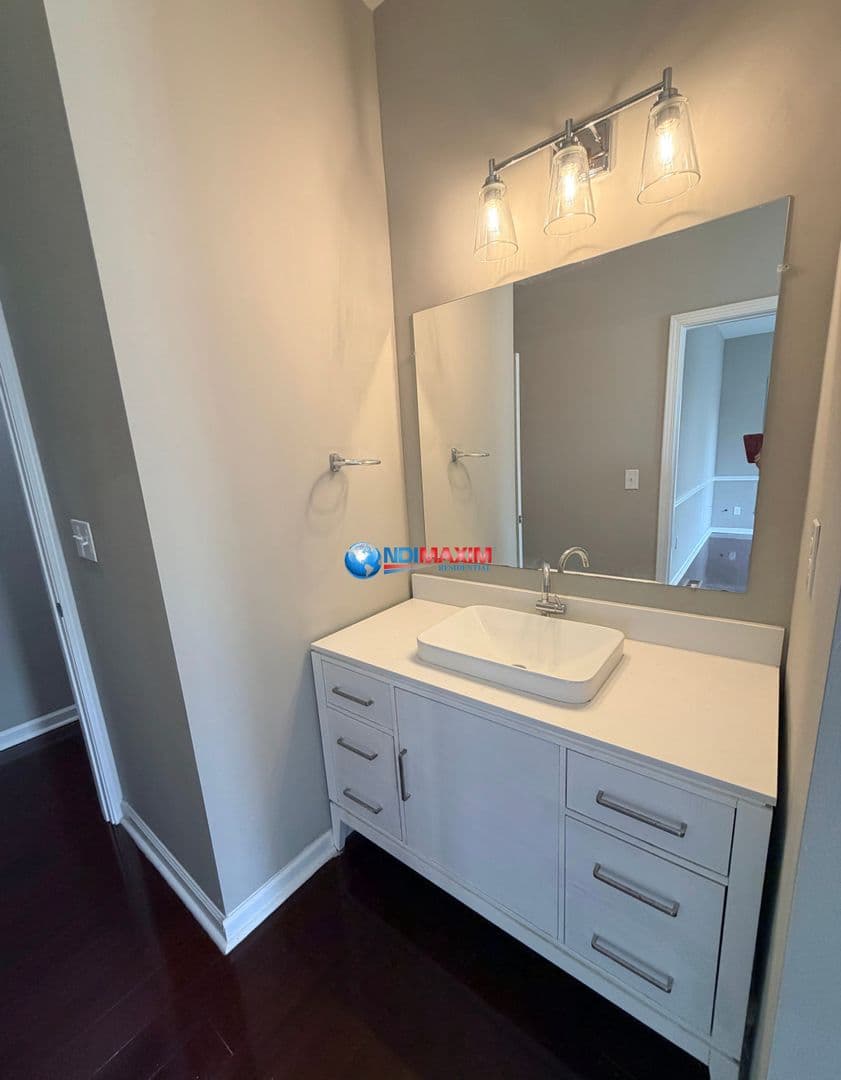Jonesboro Apartment: 145 N Main Street