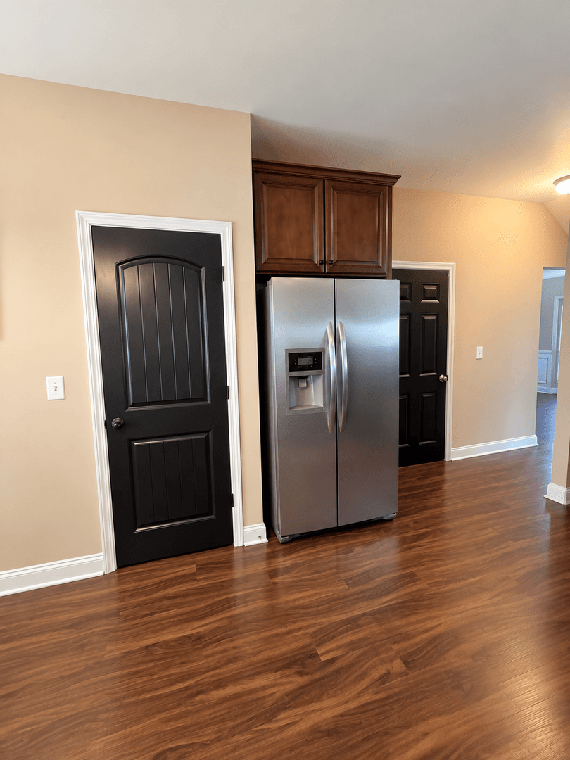 Loganville House: 424 Strawberry Walk