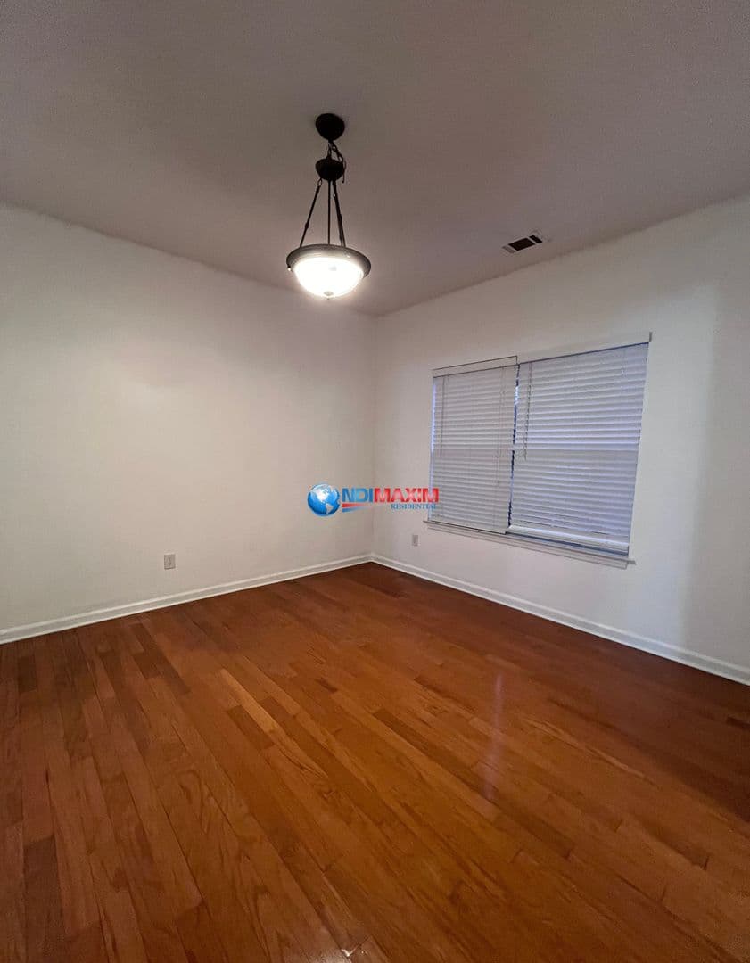 Duluth House: 4066 Parkway Circle