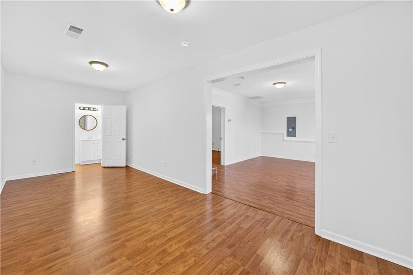 Suwanee House: 269 Privet Circle