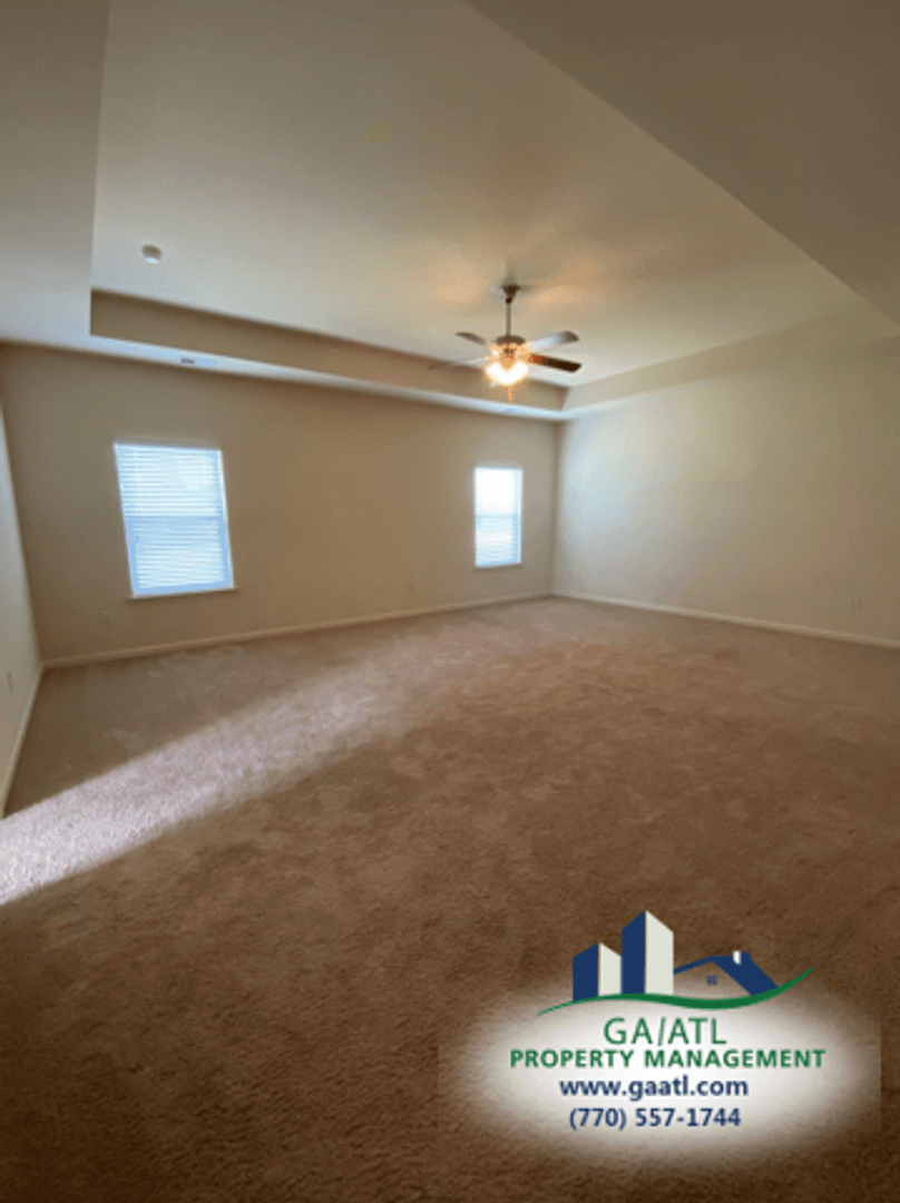 Hoschton House: 600 Country Ridge Drive