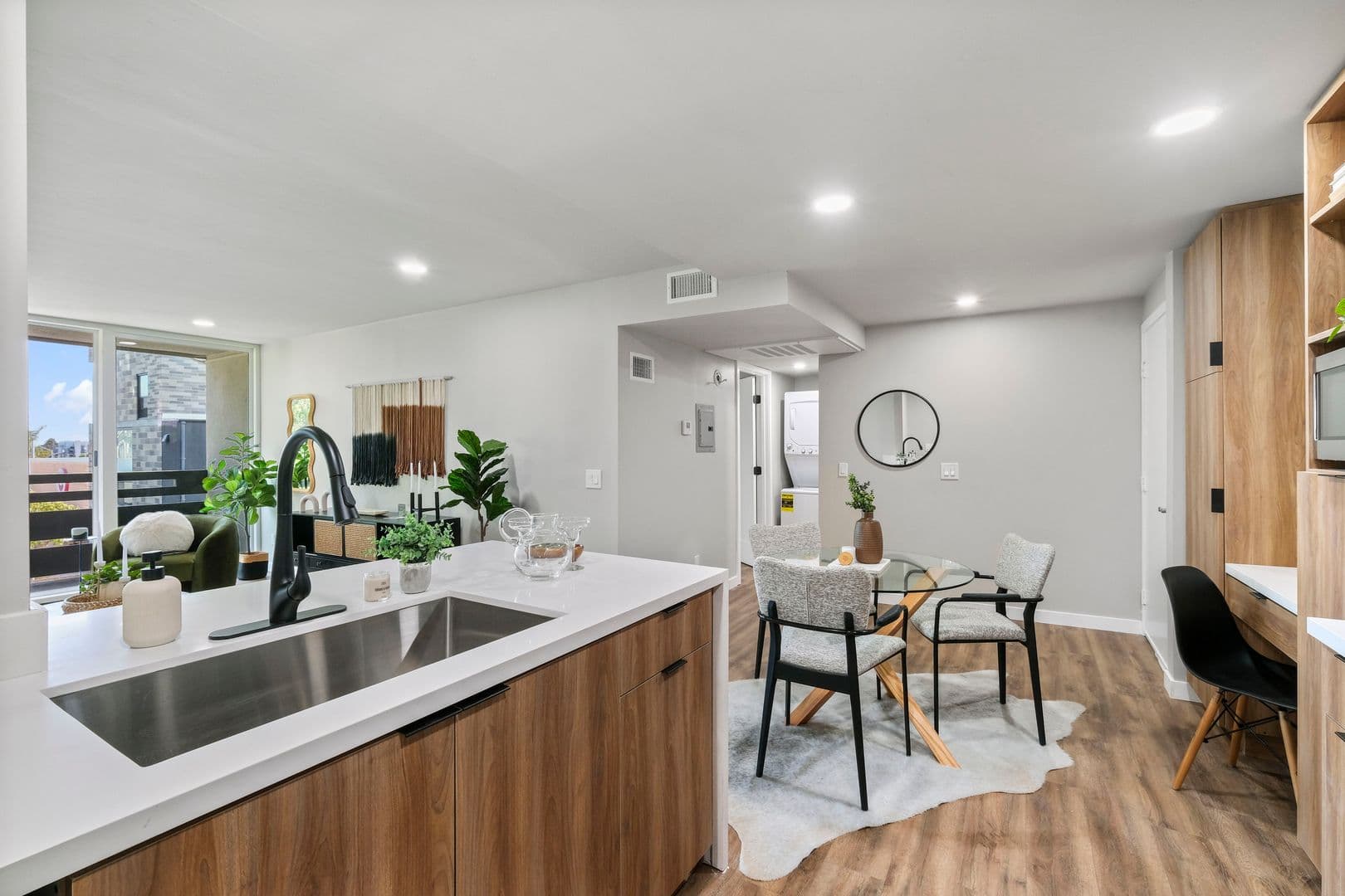 San Diego Apartment: 4043 1st Ave
